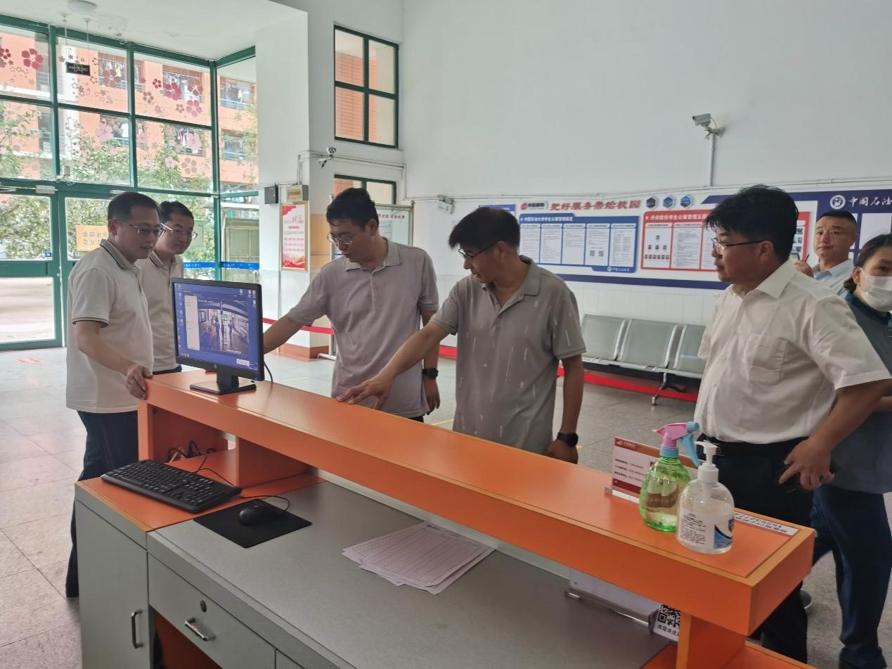 学校顺利完成两校区物业管理服务交接工作